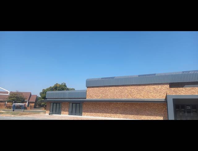 583M² BUSINESS CENTRE TO LET IN DALPARK